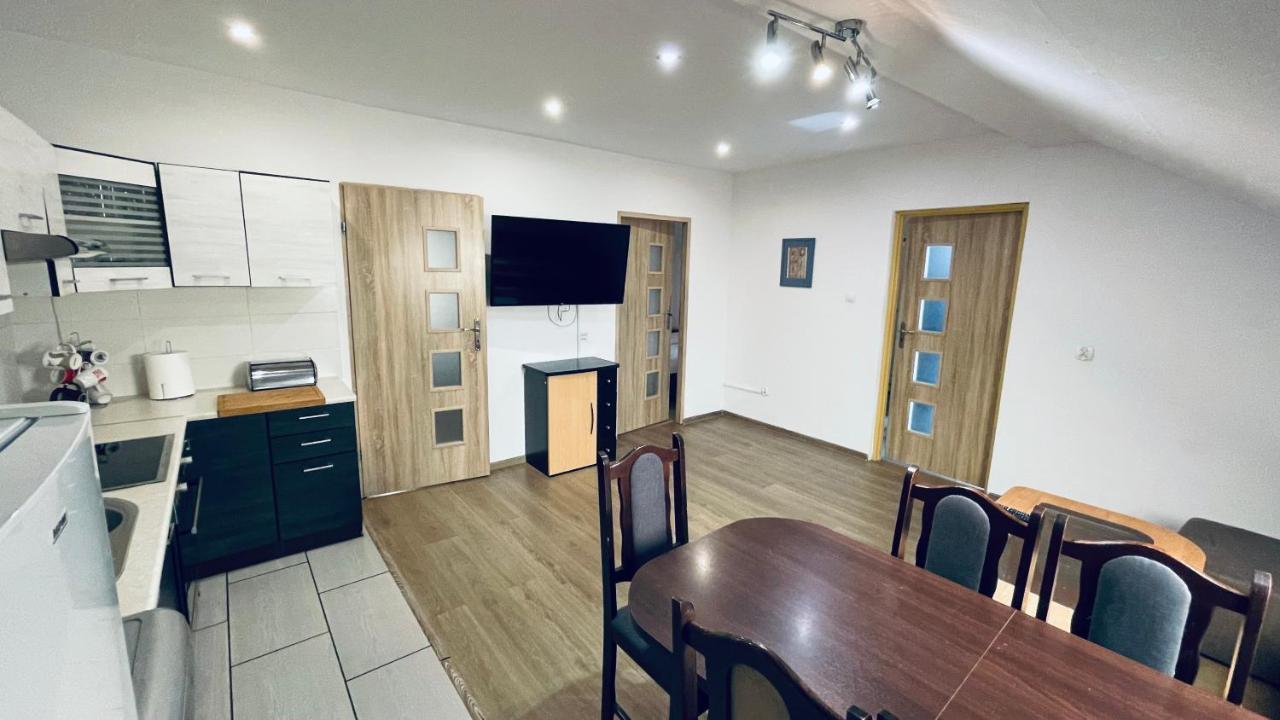 Pod Kasztanami - Bialy Apartment