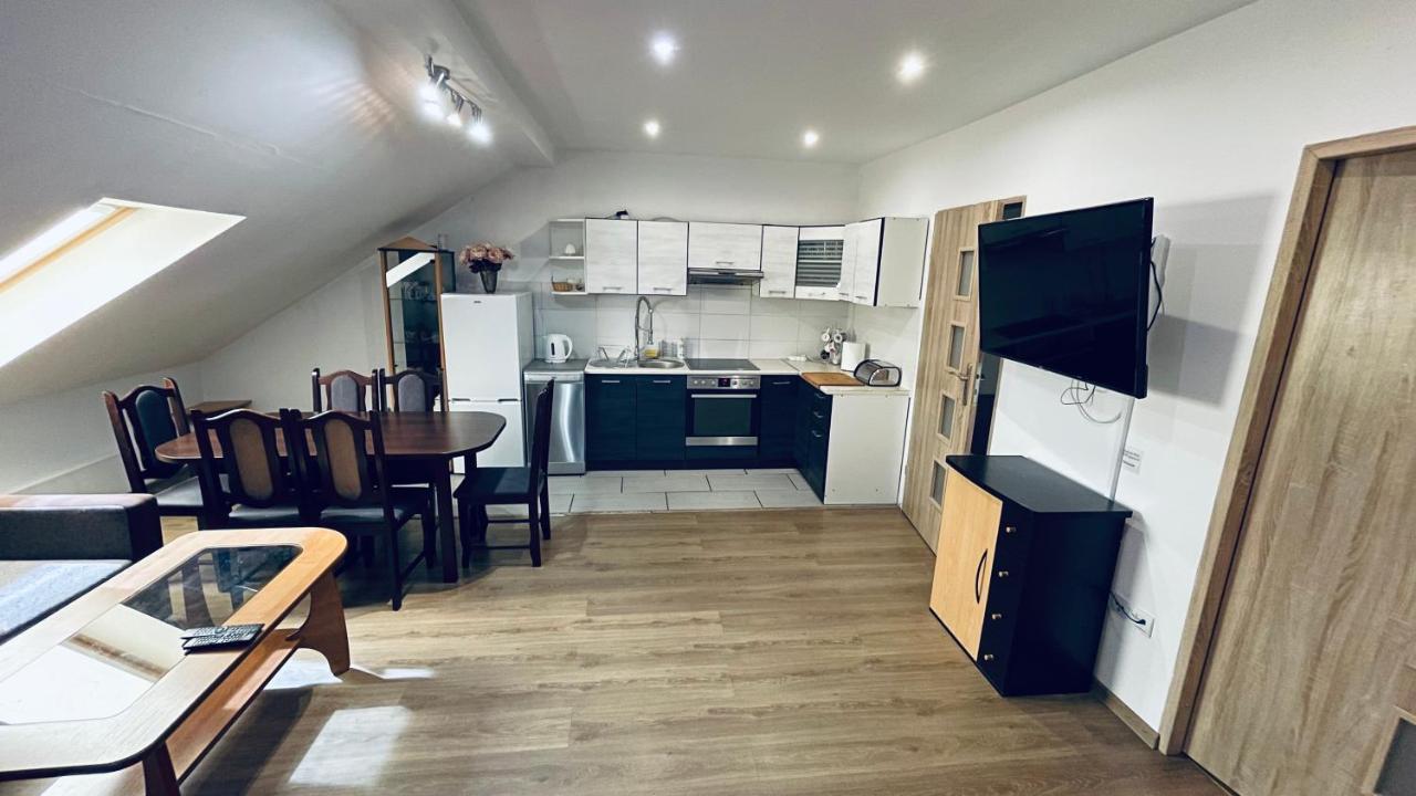 Pod Kasztanami - Bialy Apartment Insko